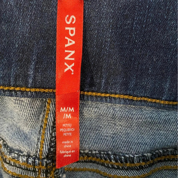 SPANX Distressed Crop Capri Skinny Denim Legging Med Dark Wash Raw Hem Size MP - Picture 4 of 7